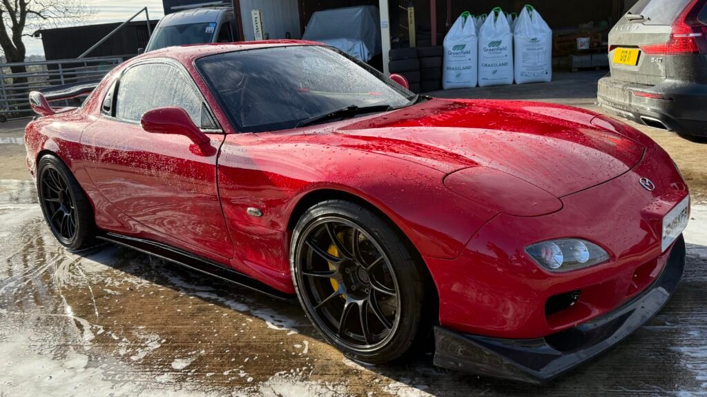 Mazda RX-7 – Maintenance Wash & Sealant