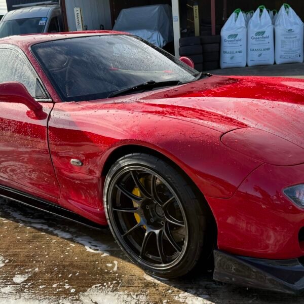 Mazda RX-7 – Maintenance Wash & Sealant