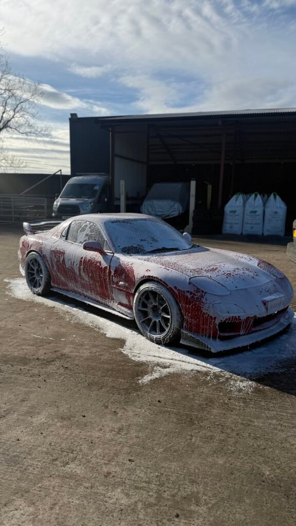 Mazda RX-7 – Maintenance Wash & Sealant