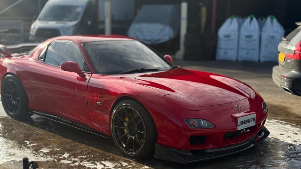 Mazda RX-7 – Maintenance Wash & Sealant